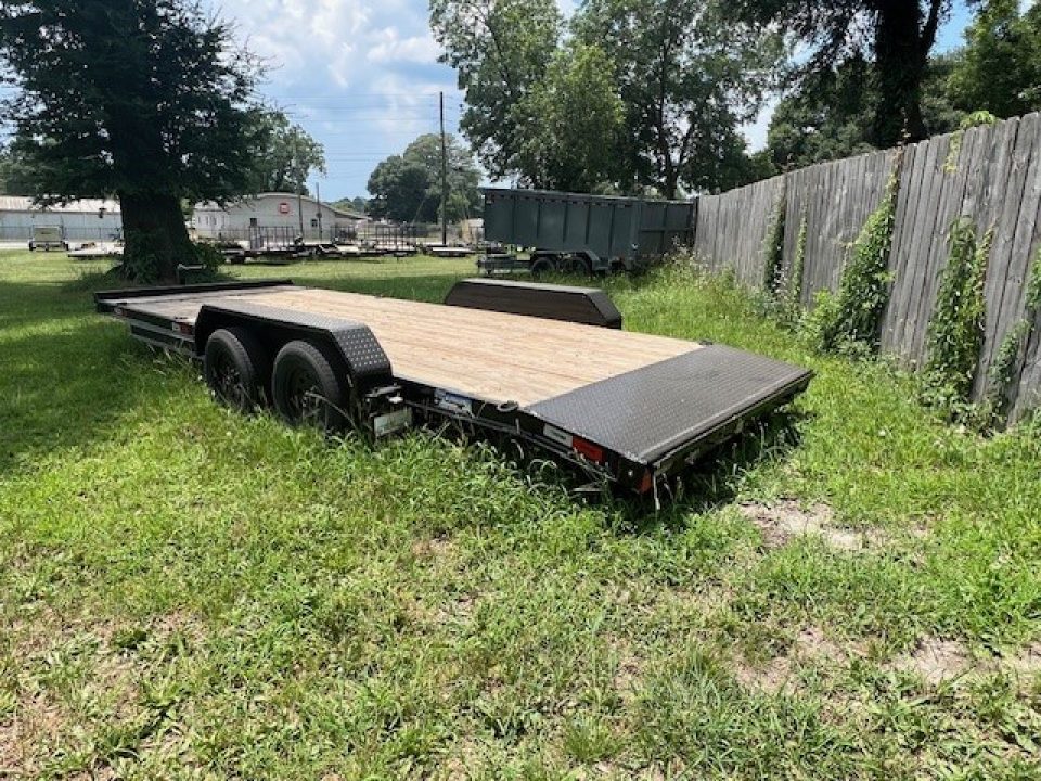 New 2025 Southern Utility 7x20TA2 7k Car Hauler