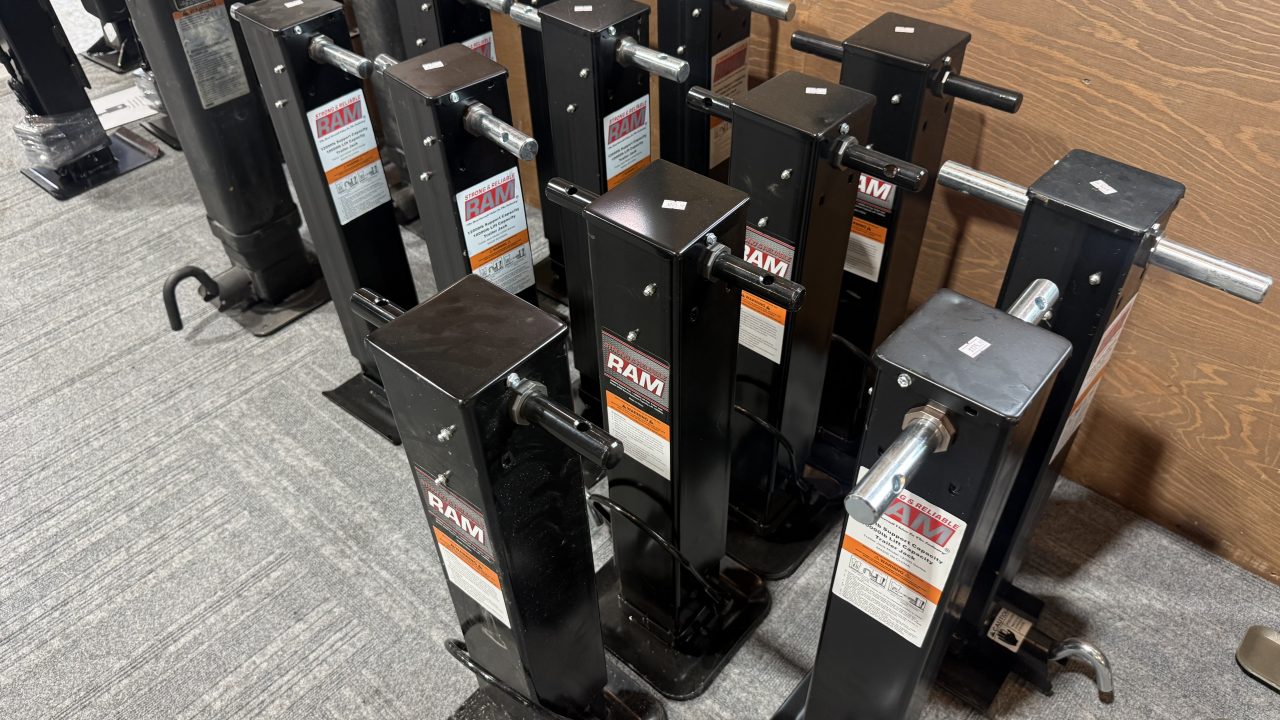 New Trailer Jacks 3,000-12,000lb