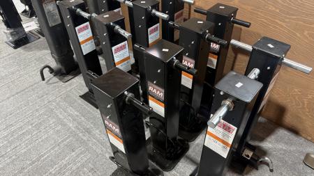 New Trailer Jacks 3,000-12,000lb