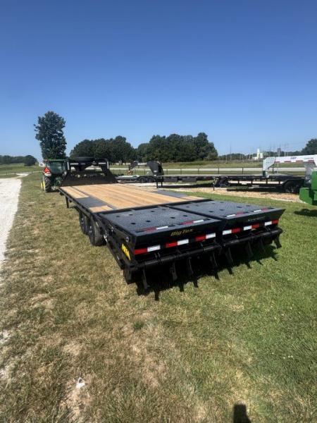 New 2027 Big Tex Trailers 14GN TANDEM GN W/ 5' DOVE/ MAX RAMPS/ 102X25 Flatbed Trailer
