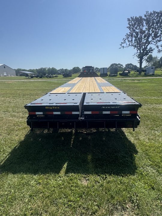 New 2027 Big Tex Trailers 102x40 Tandem 25.9K GN Flatbed w/ Mega Ramps, Load Lights, & 2-Speed Jacks Flatbed Trailer