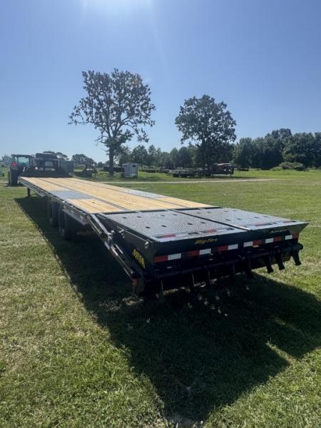 New 2027 Big Tex Trailers 102x40 Tandem 25.9K GN Flatbed w/ Mega Ramps, Load Lights, & 2-Speed Jacks Flatbed Trailer