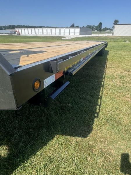 New 2027 Big Tex Trailers 102x40 Tandem 25.9K GN Flatbed w/ Mega Ramps, Load Lights, & 2-Speed Jacks Flatbed Trailer