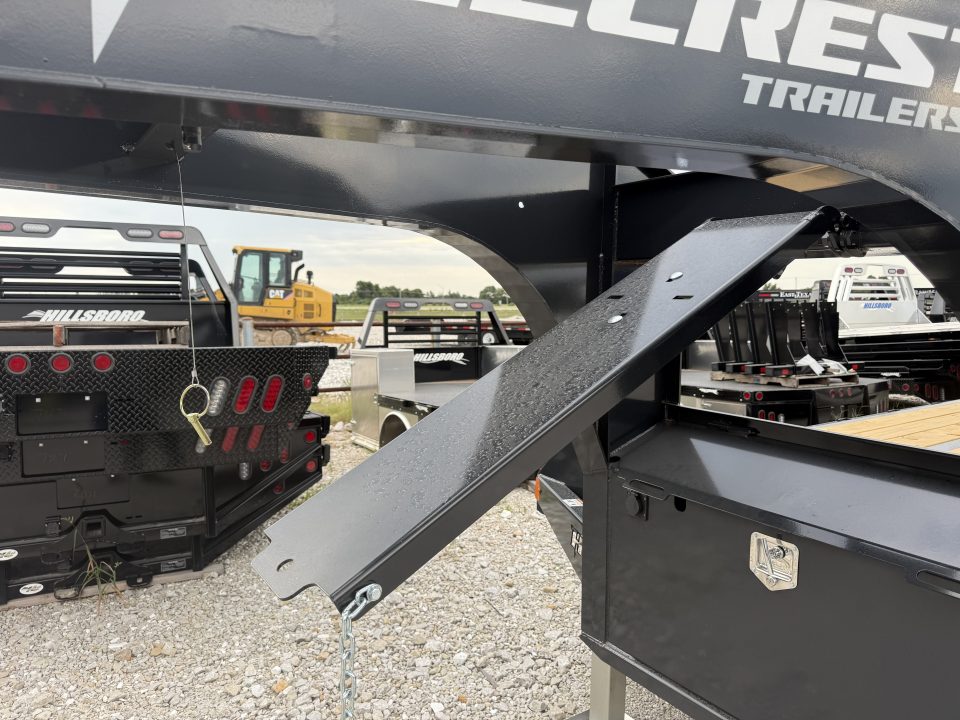 New 2027 Hillcrest Trailers Flatbed w/ Hydro tail & jacks