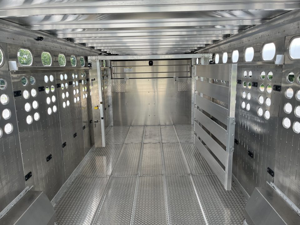 New 2027 EBY Trailers TANDEM GN RUFF NECK LIVESTOCK W/ PUNCH SIDES/ ROLLING GATE/ REAR SLIDER/ 8X26