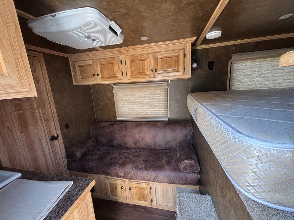 Used 2017 Sundowner 3 Horse LQ Trailer