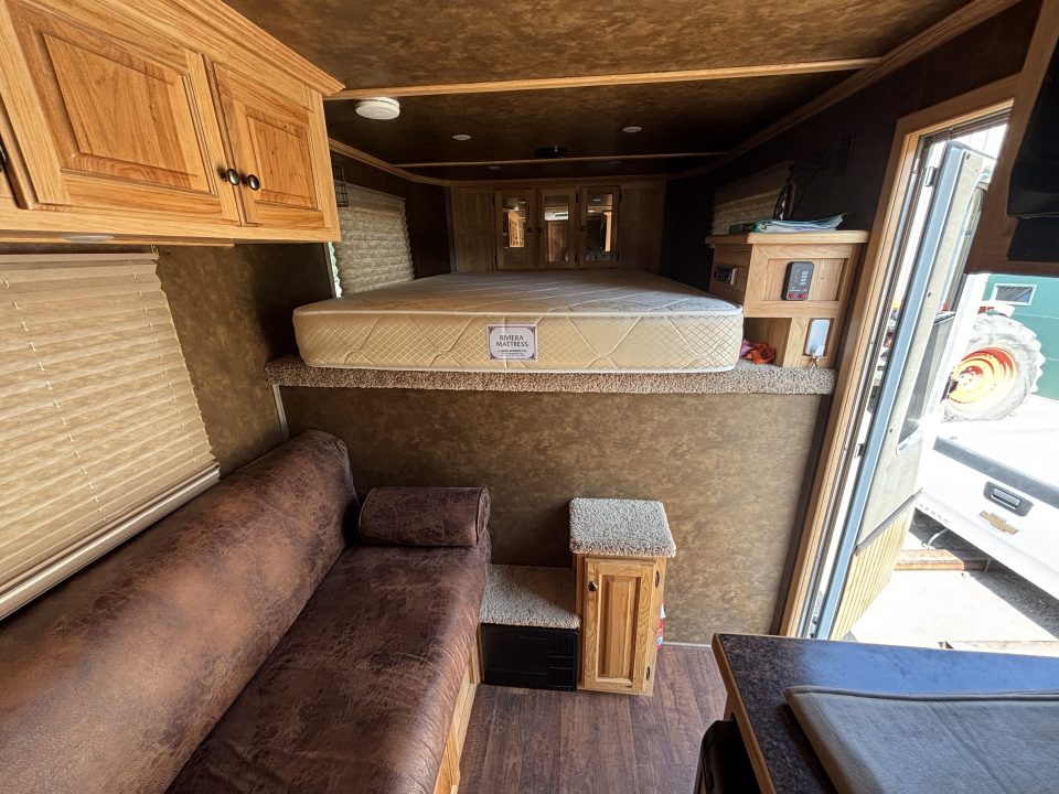 Used 2017 Sundowner 3 Horse LQ Trailer