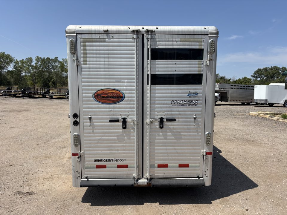 Used 2017 Sundowner 3 Horse LQ Trailer