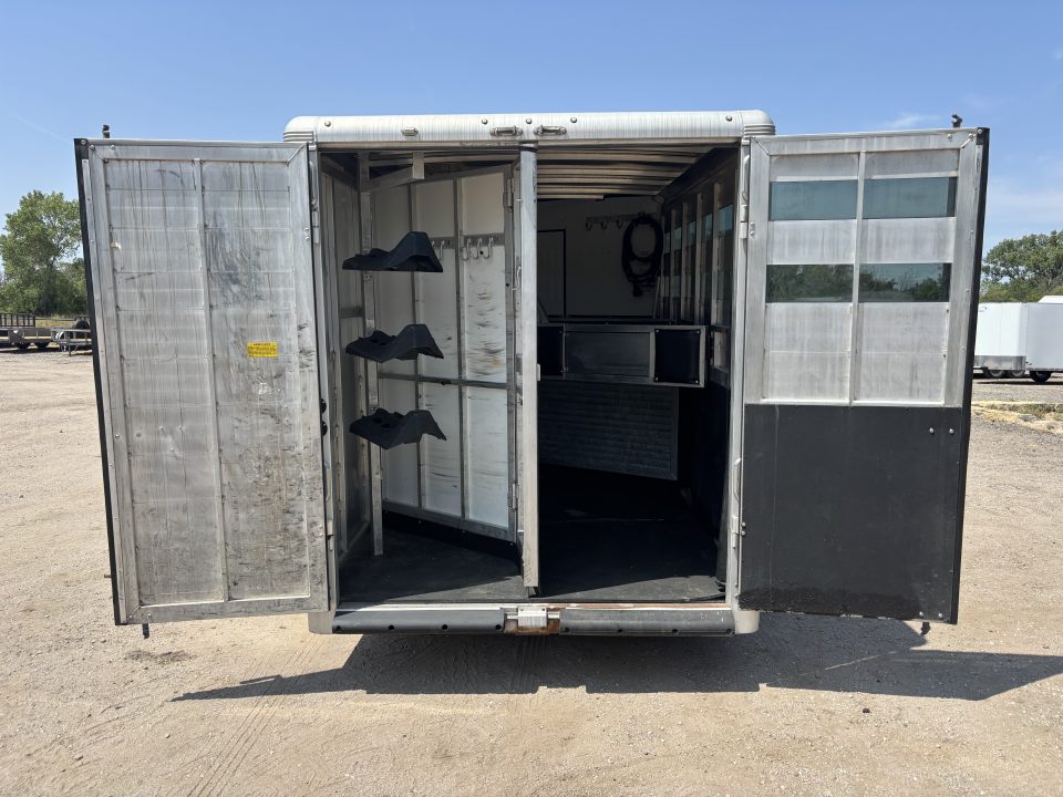 Used 2017 Sundowner 3 Horse LQ Trailer