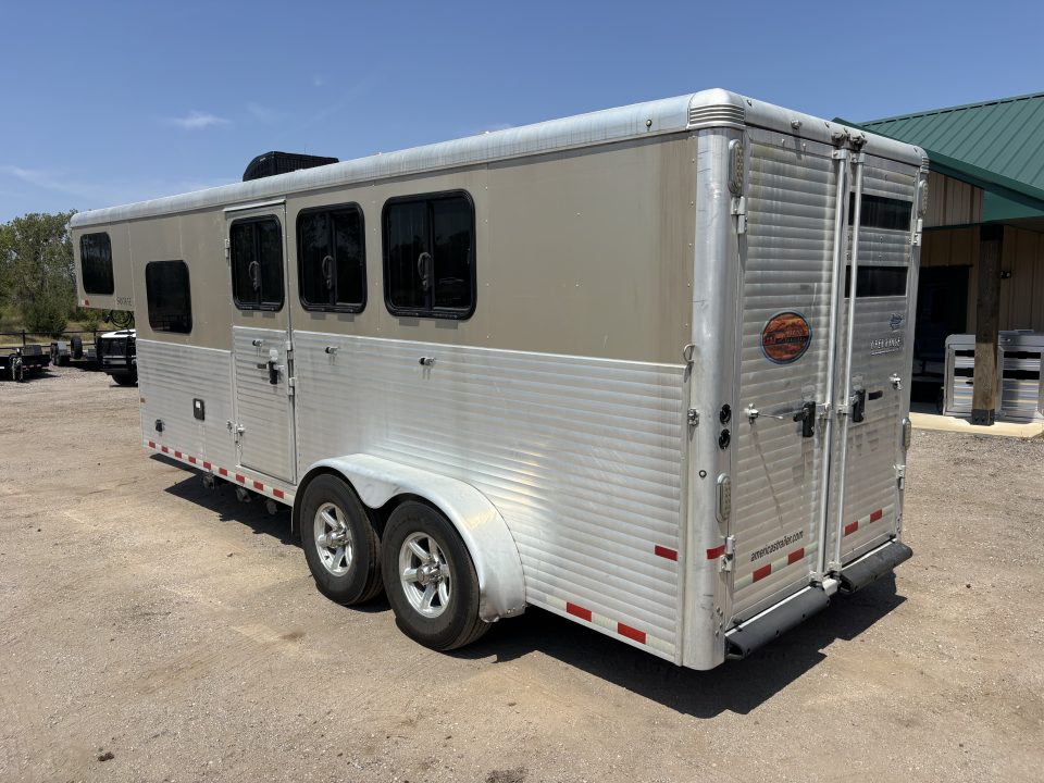 Used 2017 Sundowner 3 Horse LQ Trailer