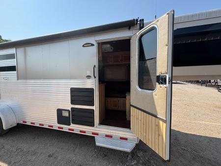Used 2017 Sundowner 3 Horse LQ Trailer
