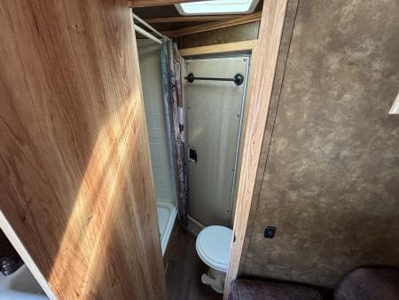 Used 2017 Sundowner 3 Horse LQ Trailer