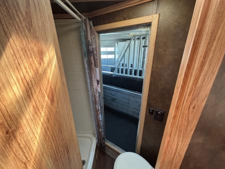 Used 2017 Sundowner 3 Horse LQ Trailer