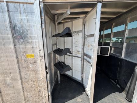 Used 2017 Sundowner 3 Horse LQ Trailer