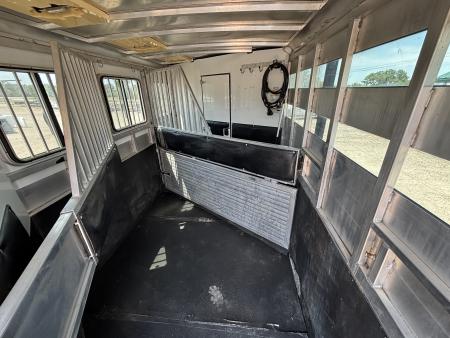 Used 2017 Sundowner 3 Horse LQ Trailer
