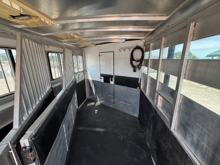Used 2017 Sundowner 3 Horse LQ Trailer
