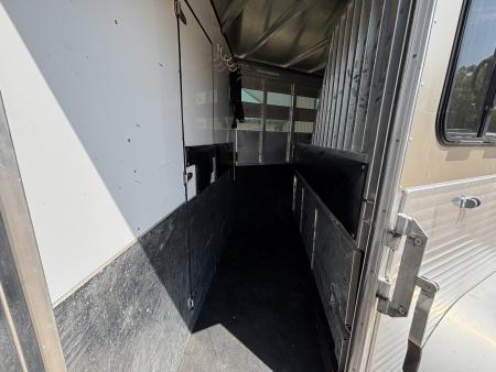 Used 2017 Sundowner 3 Horse LQ Trailer