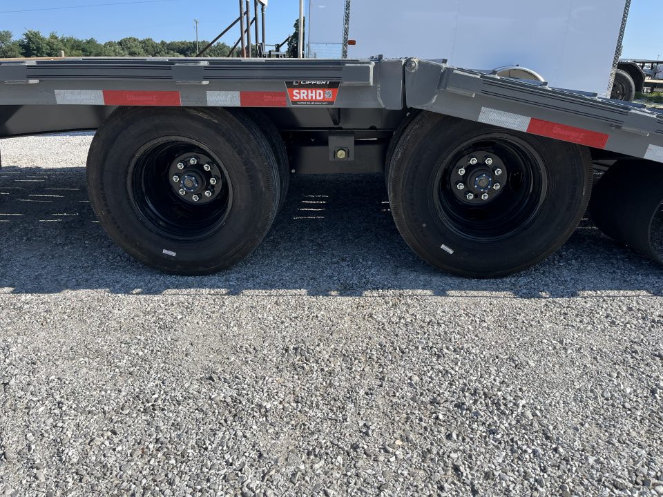 New 2027 Diamond C Trailers FMAX210 25K TANDEM DUAL GN HYDROTAIL W/ BLACKWOOD RUNNERS/ HYDRO JACKS/ 102X30
