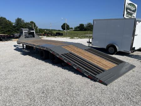 New 2027 Diamond C Trailers FMAX210 25K TANDEM DUAL GN HYDROTAIL W/ BLACKWOOD RUNNERS/ HYDRO JACKS/ 102X30