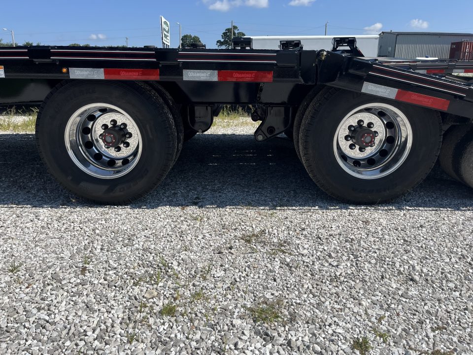 New 2027 Diamond C Trailers FMAX212 25.9K TANDEM DUAL GN PACESETTER HYDROTAIL W/ STEEL RUNNERS/ HYDRO JACKS/ RATCHET RAIL/ ALUM WHEELS/ 102X40
