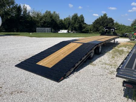 New 2027 Diamond C Trailers FMAX212 25.9K TANDEM DUAL GN PACESETTER HYDROTAIL W/ STEEL RUNNERS/ HYDRO JACKS/ RATCHET RAIL/ ALUM WHEELS/ 102X40