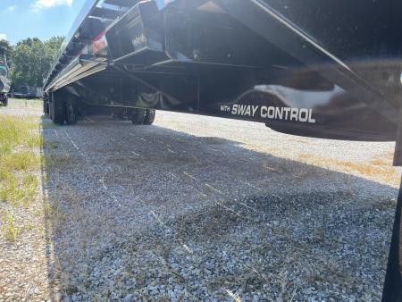 New 2027 Diamond C Trailers FMAX212 25.9K TANDEM DUAL GN PACESETTER HYDROTAIL W/ STEEL RUNNERS/ HYDRO JACKS/ RATCHET RAIL/ ALUM WHEELS/ 102X40