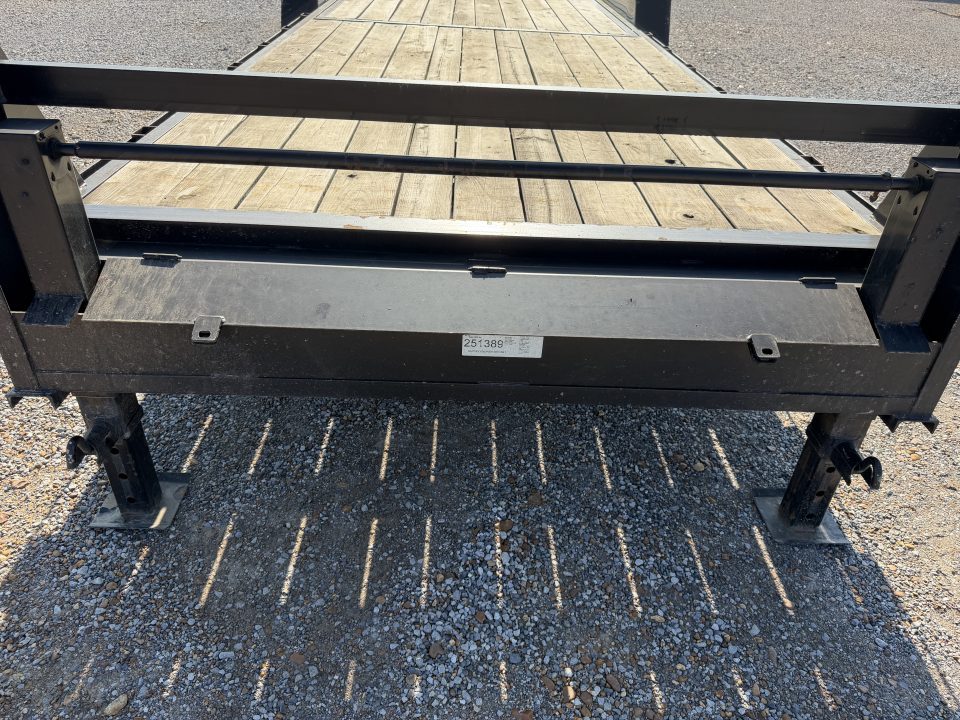 Used 2022 Kaufman 83"X24' 17K GVWR Gooseneck Tilt Trailer