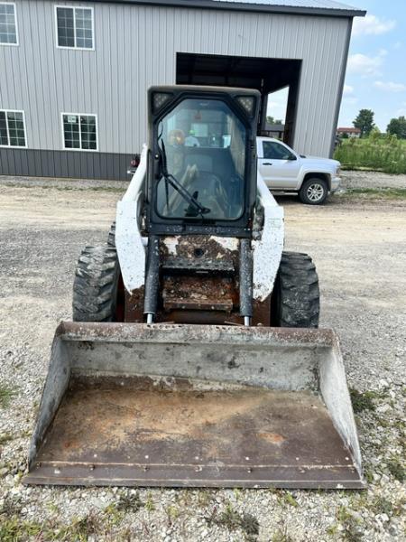 Used 2007 Bobcat S220 Skid Steer / Cab / Heat/ Smooth Bucket Equipment