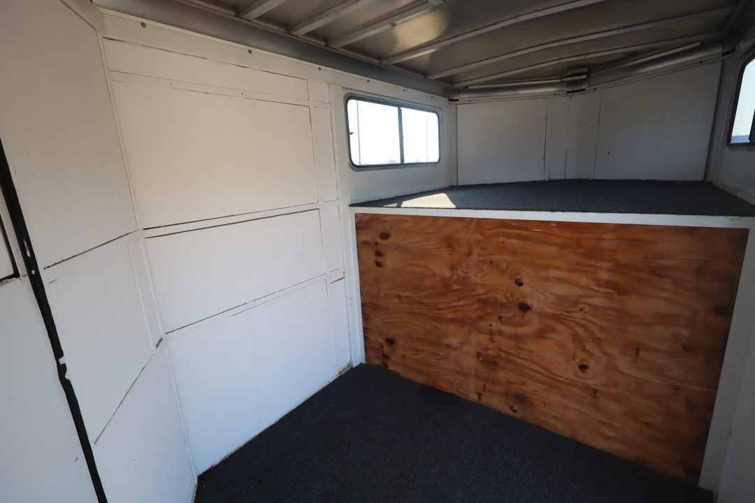 Used 2000 Legend Trailers 4 Horse GN Trailer