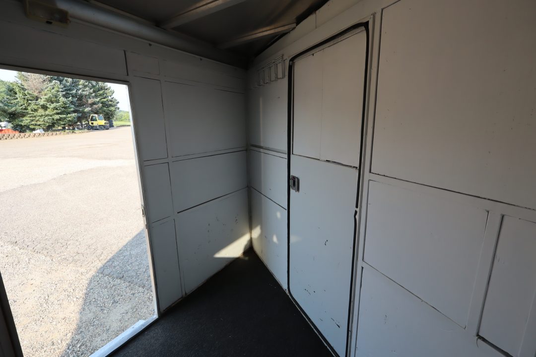 Used 2000 Legend Trailers 4 Horse GN Trailer