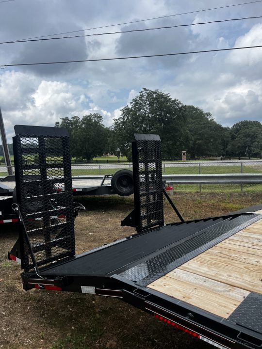 Used 2026 Diamond C Trailers DEC207 Deckover Trailer