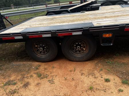 Used 2026 Diamond C Trailers DEC207 Deckover Trailer