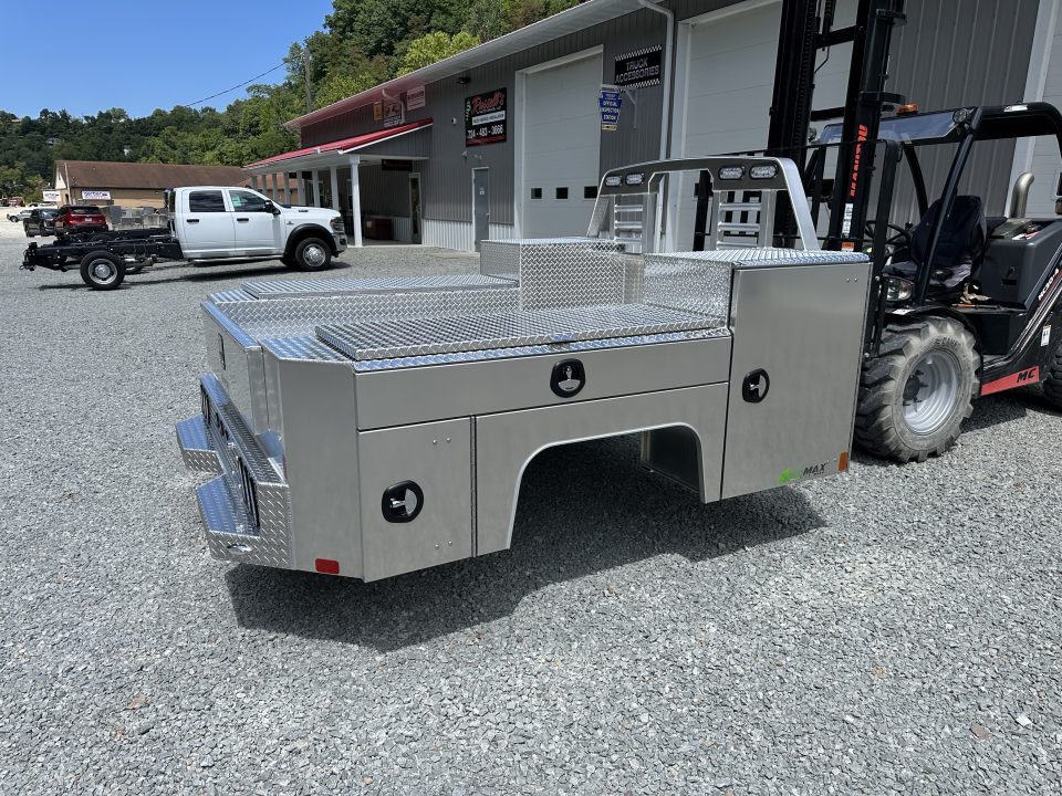 New Martin Truck Bodies Aluminum Gooseneck Service Body DRW 8' Diamond Tread *Clear Lens * Back Window Cut Out Gooseneck Bodies