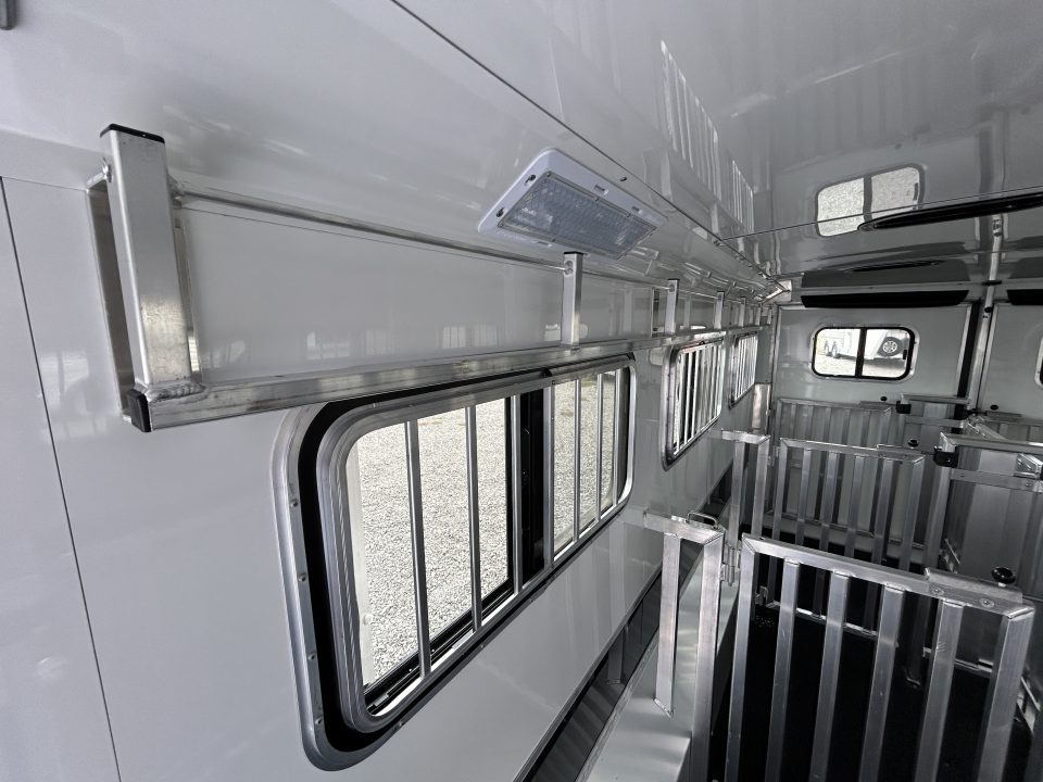 New 2027 Cimarron Showstar 8458