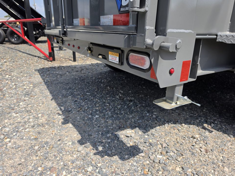 New 2027 Diamond C LPT210 16' LPT210 16' x 82" 10K Axles Gooseneck Pacesetter Edition