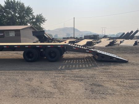 New 2027 Lamar 8x20+5 20k Gooseneck Flatbed Equipment Trailer