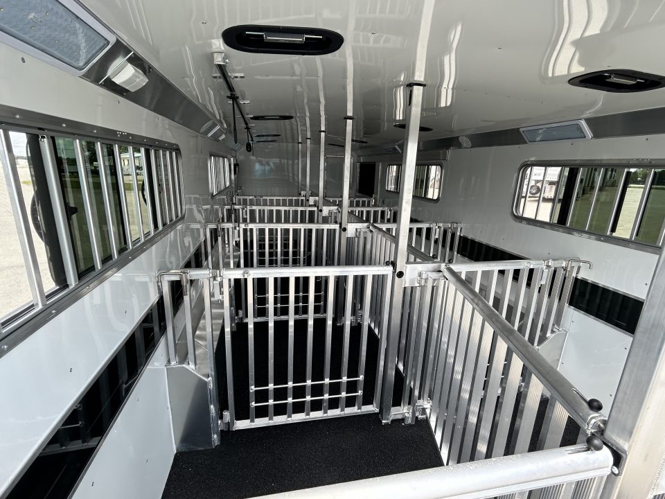 2027 8×26 Horse Livestock Trailer photo 7