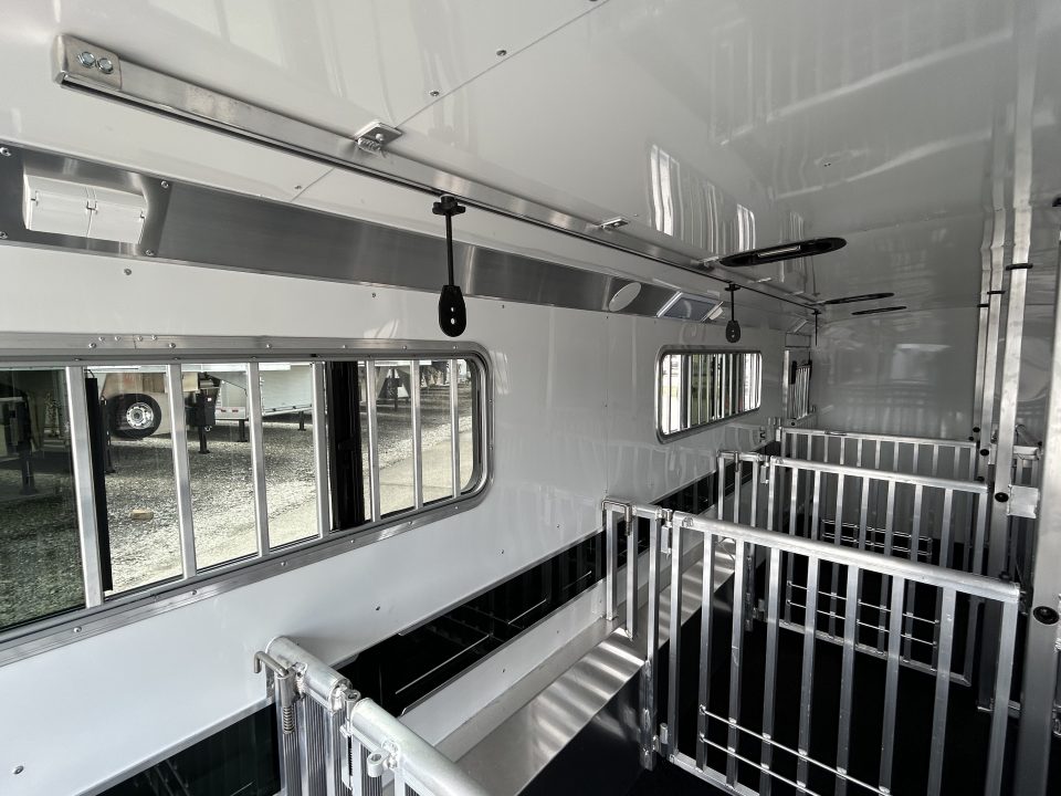 2027 8×26 Horse Livestock Trailer photo 8
