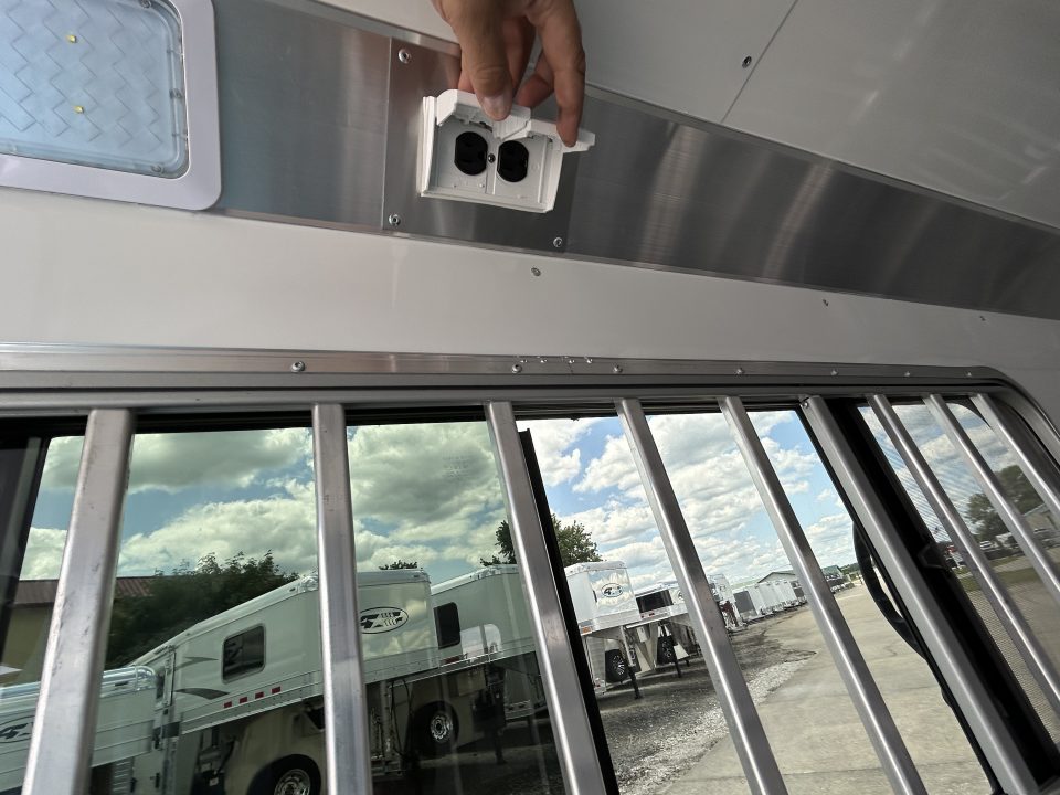 2027 8×26 Horse Livestock Trailer photo 9