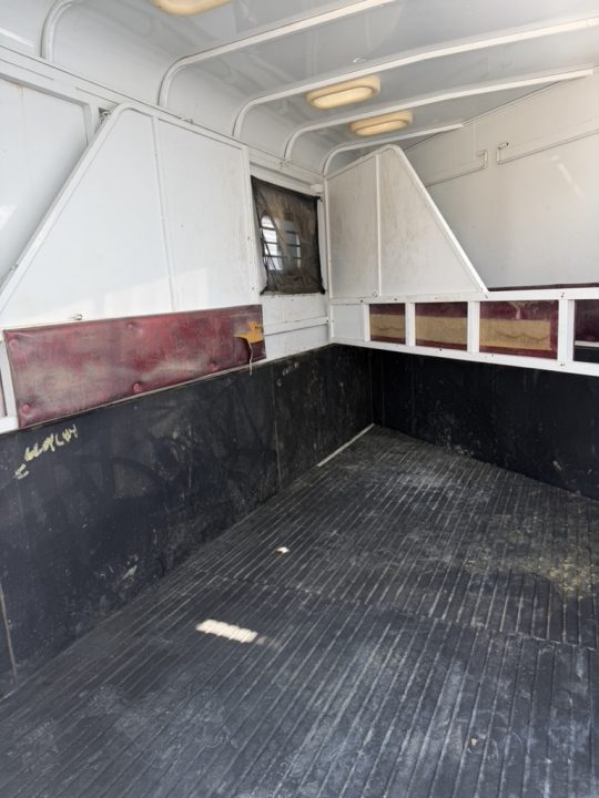Used 2000 Logan Coach 3H BP Stock / Stock Combo Trailer