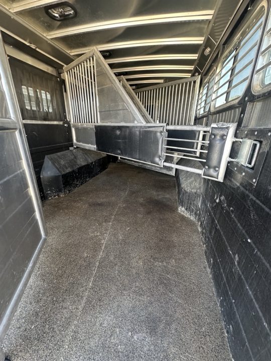 Used 2019 Logan Coach Living Quarters
