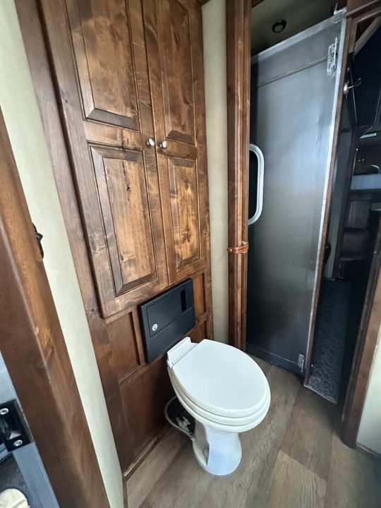 Used 2019 Logan Coach Living Quarters