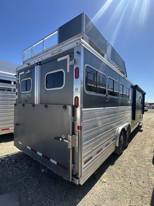 Used 2019 Logan Coach Living Quarters