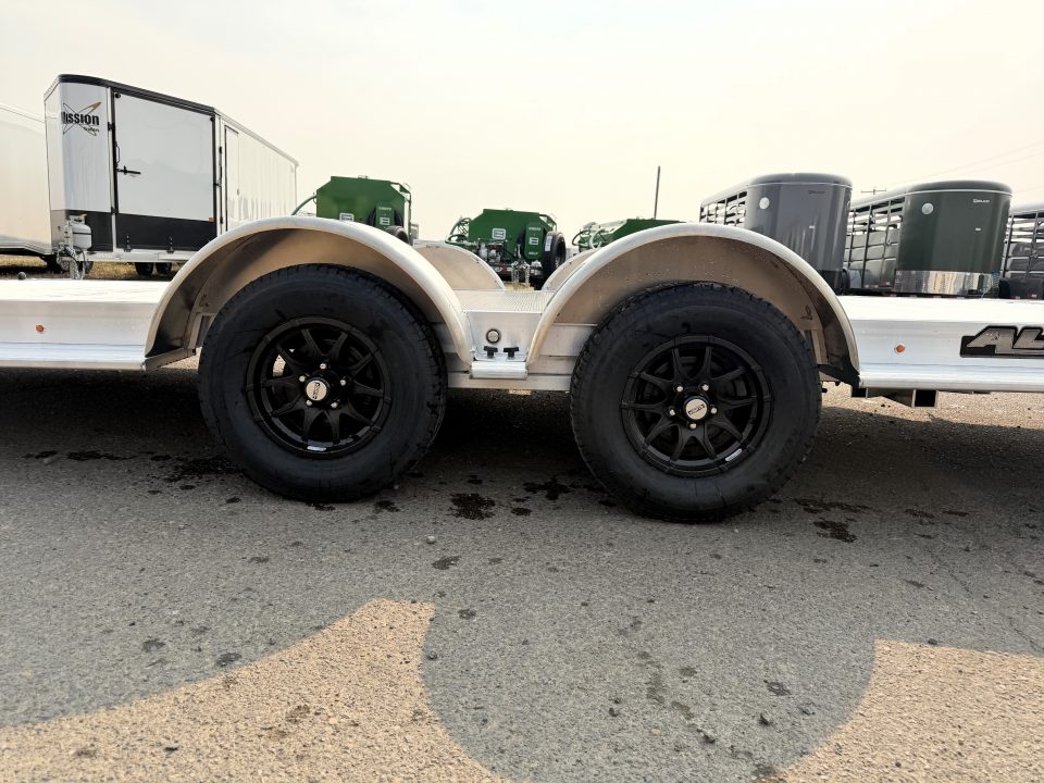 2027 Aluma 8218H photo 4