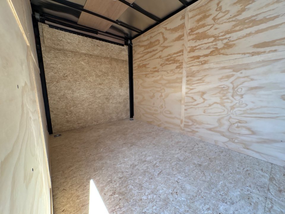 2027 Darkhorse photo 3