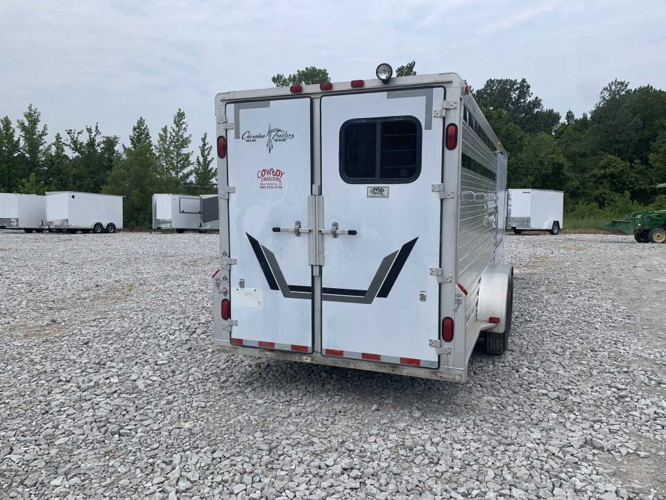 Used 2003 Cherokee 4 HORSE SLANT GOOSENECK TRAILER WITH DRESSING ROOM