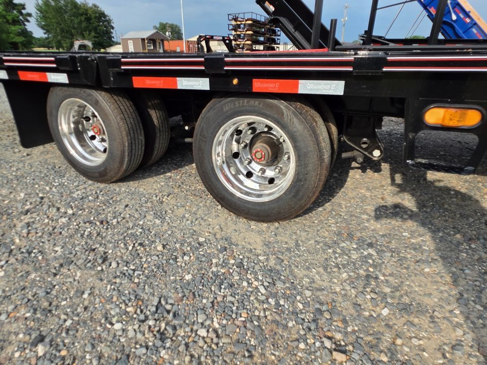 New 2026 Diamond C Trailers FMAX216 35' x 102" 40K Hydraulic Dovetail Pacesetter Edition