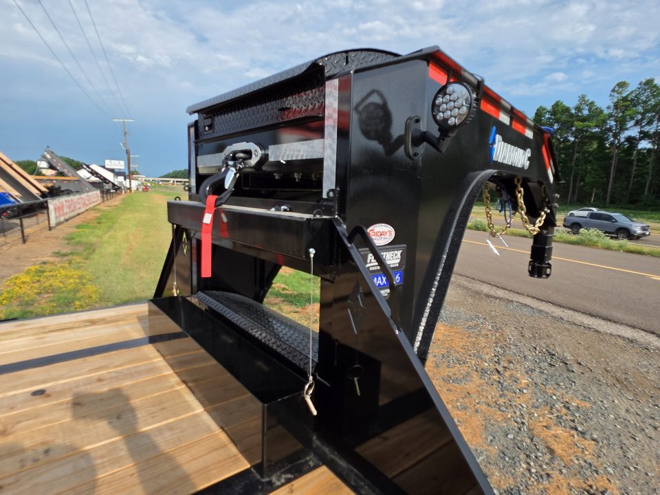 New 2026 Diamond C Trailers FMAX216 35' x 102" 40K Hydraulic Dovetail Pacesetter Edition