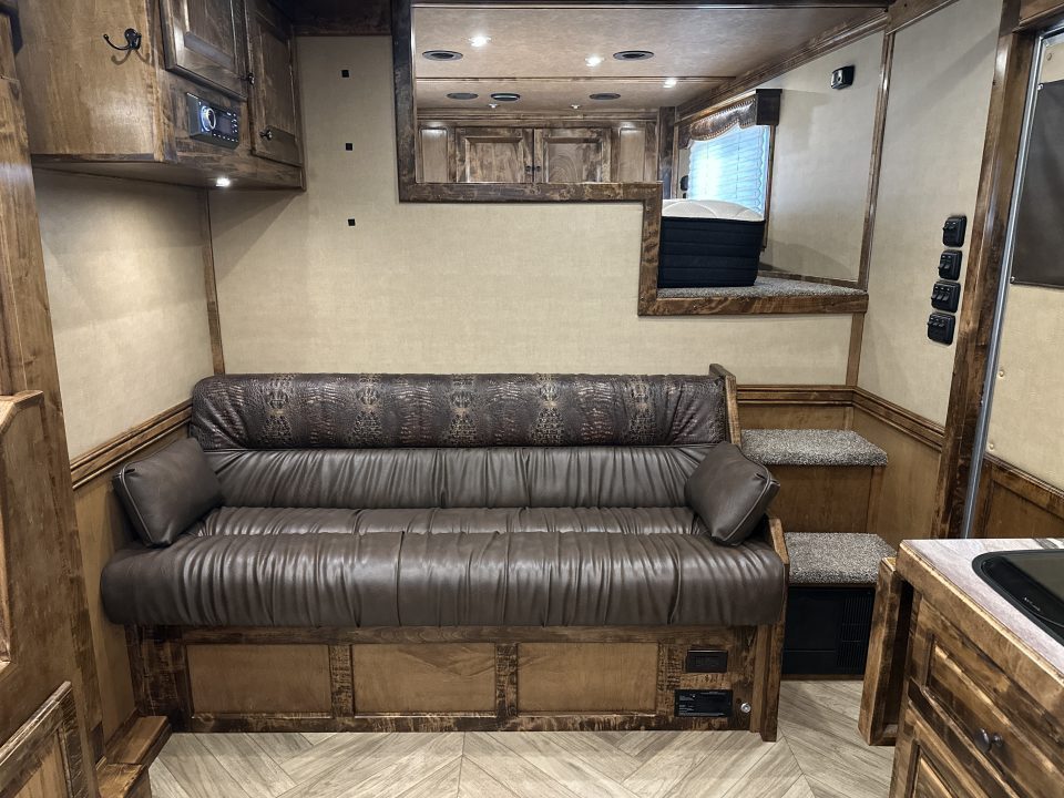 Used 2021 Cimarron 3 Horse with 14'3" Living Quarter