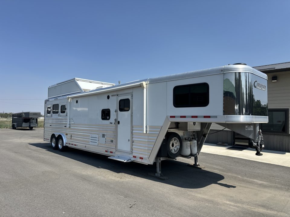 Used 2021 Cimarron 3 Horse with 14'3" Living Quarter